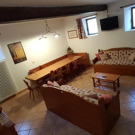 Bed and Breakfast La Taverna Di Tony Montalto Dora Екстер'єр фото
