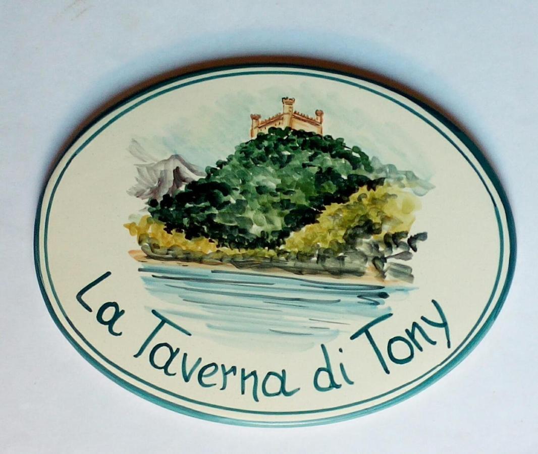 Bed and Breakfast La Taverna Di Tony Montalto Dora Екстер'єр фото