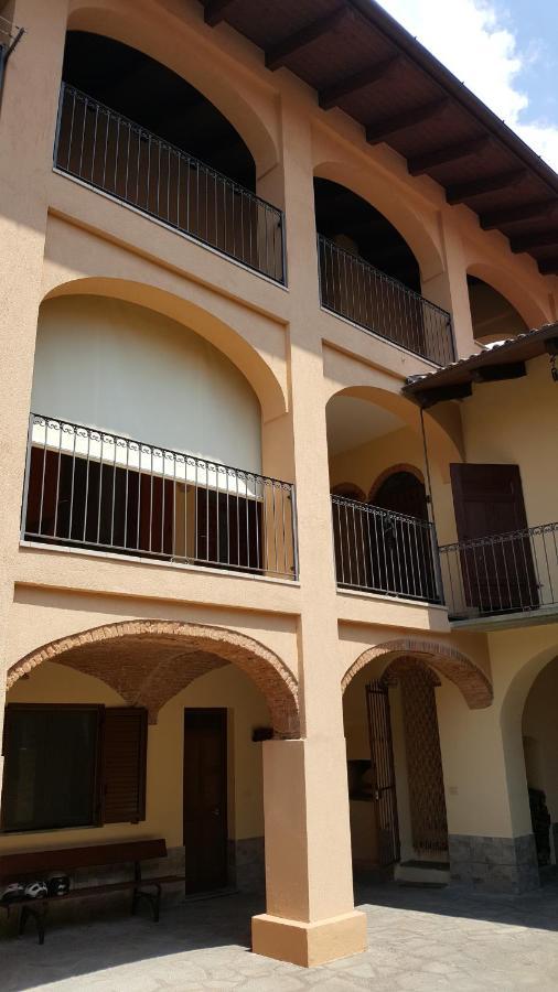 Bed and Breakfast La Taverna Di Tony Montalto Dora Екстер'єр фото