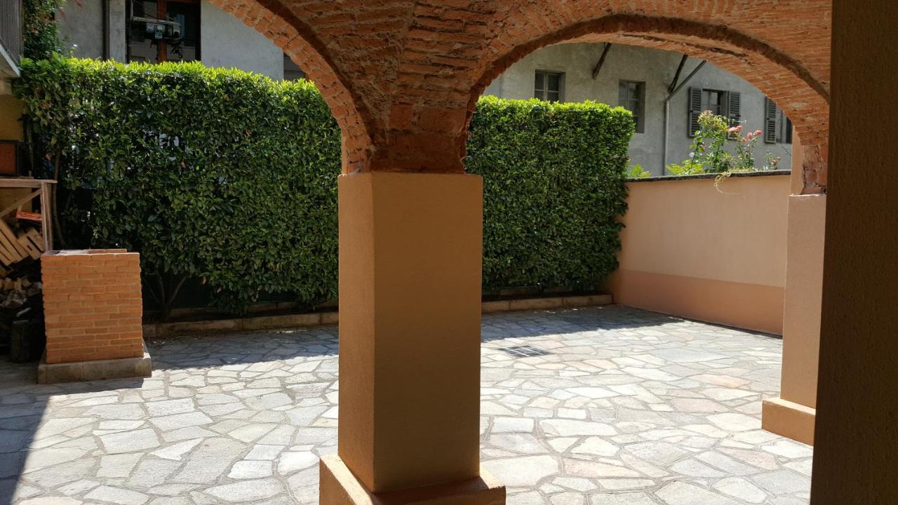 Bed and Breakfast La Taverna Di Tony Montalto Dora Екстер'єр фото